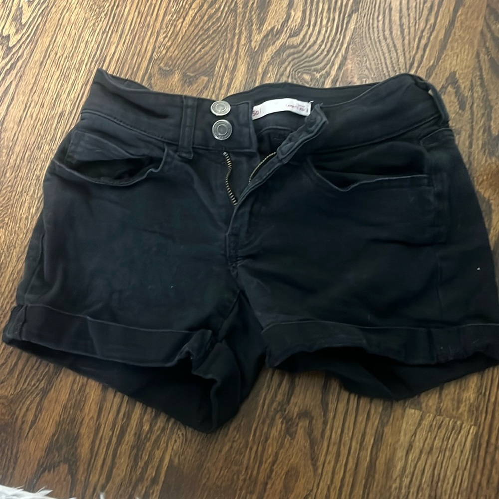 black jean shorts